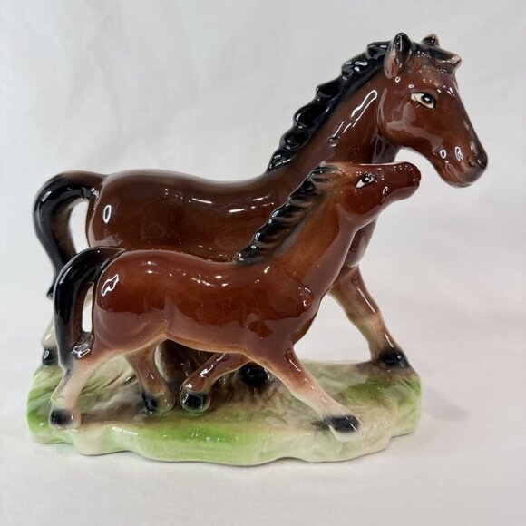 Vintage Porcelain Horse Figurine With Foal Statue Hand Painted Glazed Realistic - Picture 1 of 8